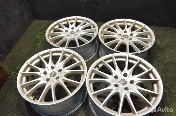 Диски Nissan R18 5x114.3 8J et40 Dia 66.1