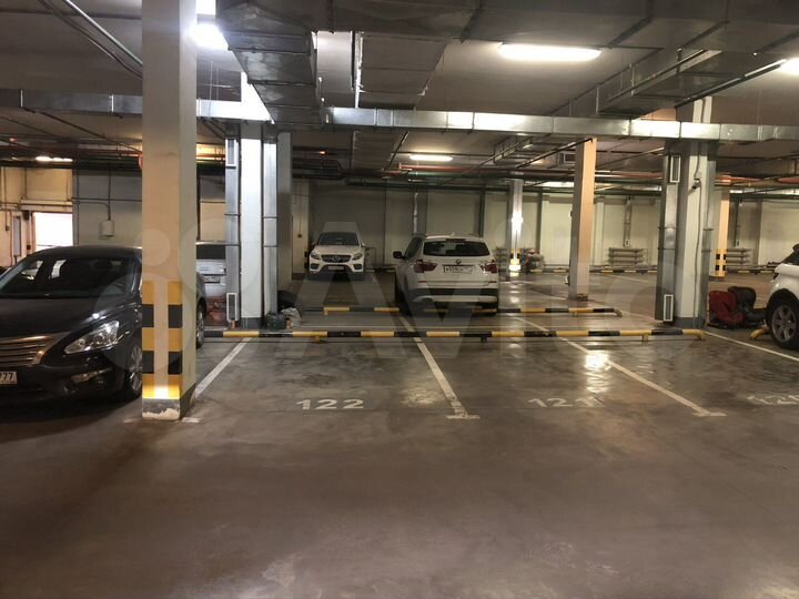 Машиноместо, 14 м²