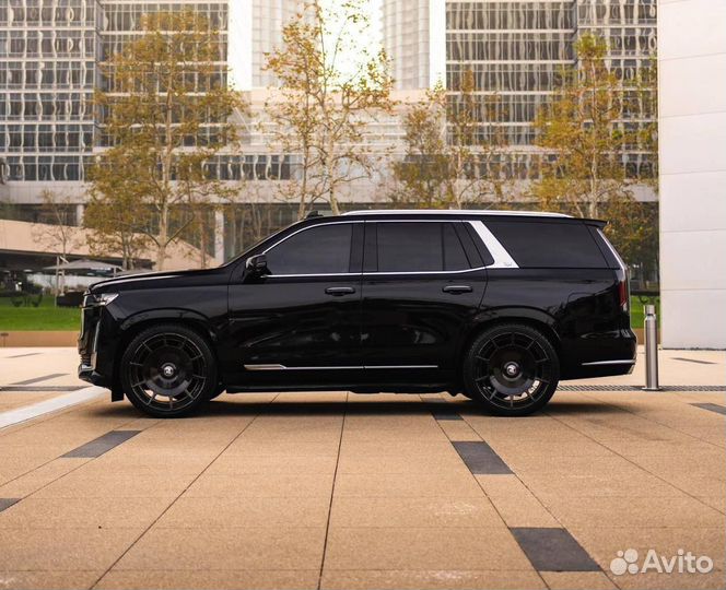 Кованые диски R24 на Cadillac Escalade