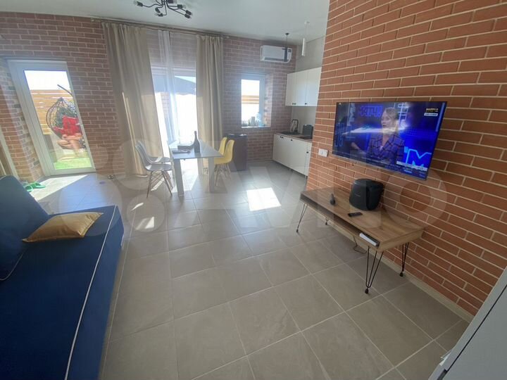 2-к. квартира, 60 м², 1/3 эт.