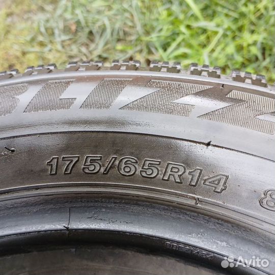 Bridgestone Blizzak Spike-02 175/65 R14