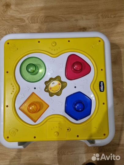 Столик музыкальный Chicco. Звуки и формы