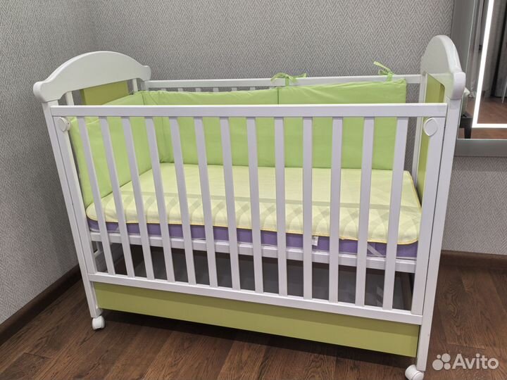 Детская кроватка с ящиком