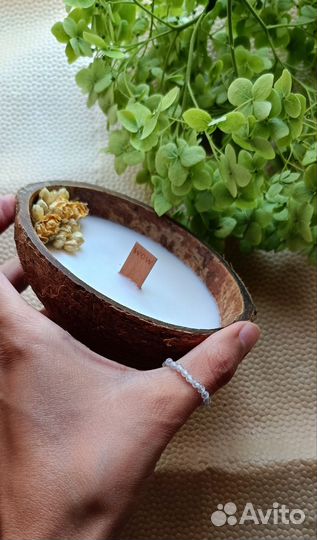 Свеча в кокосе