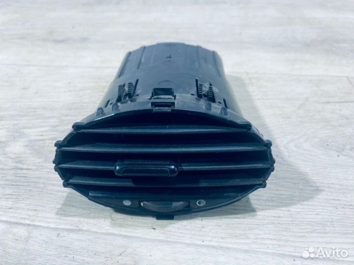 Дефлектор воздушный Ford Focus седан 1.6 2010