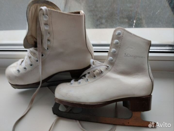 Коньки, лыжные ботинки