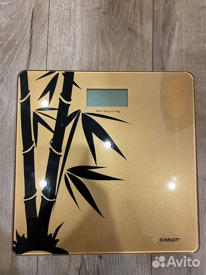 Весы напольные электронные Scarlett