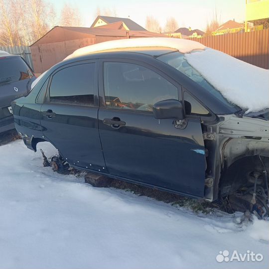 Кузов с доками Suzuki Aerio 2003. Двс 2 лит ра