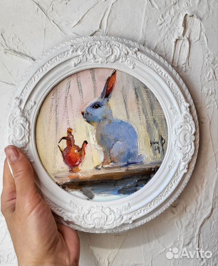 Кролик и красный кувшин, картина масло в гипс раме