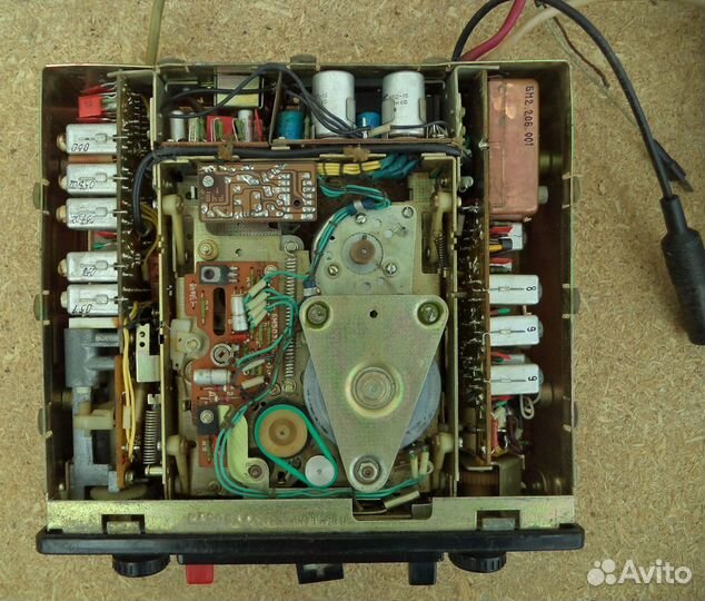 Автомобильная магнитола 