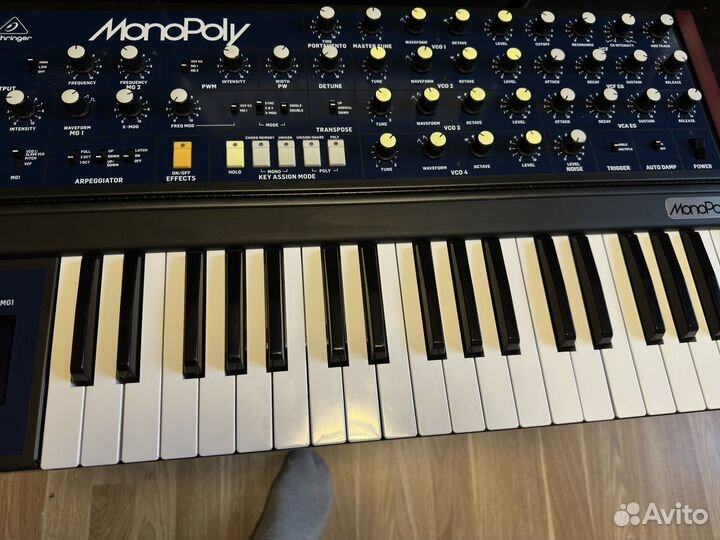 Behringer monopoly аналоговый синтезатор