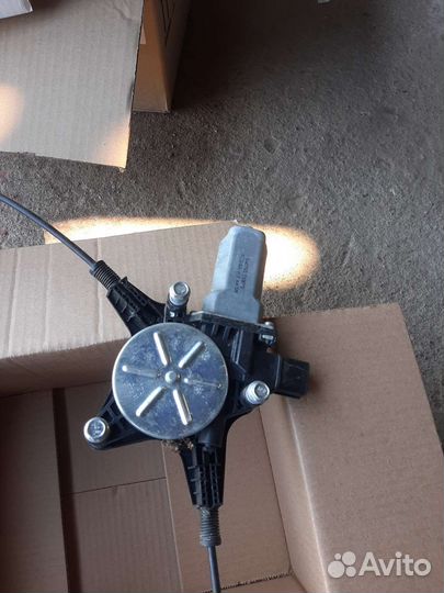 Стеклоподъёмник передний левый Honda Ridgeline