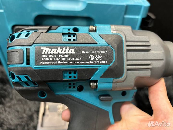 Аккумуляторный гайковерт Makita