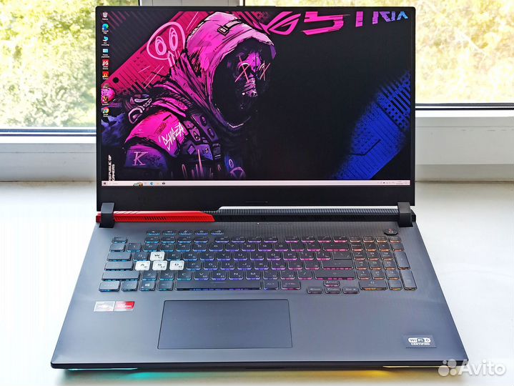 Asus Rog Strix / 17,3 2k / R9 / RX 6800M 12gb