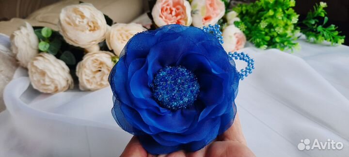 Брошь ручной работы цветок