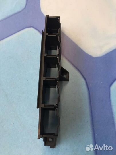 Кронштейн (сопут. товар) 8N0941567B