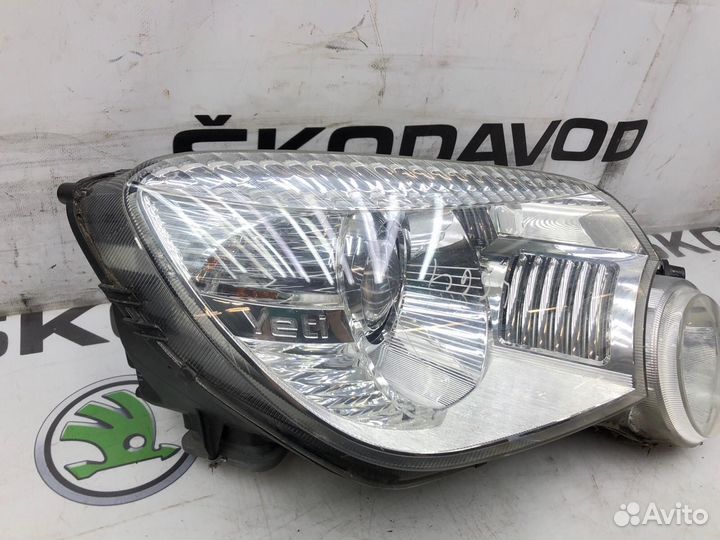Фара правая Skoda Yeti