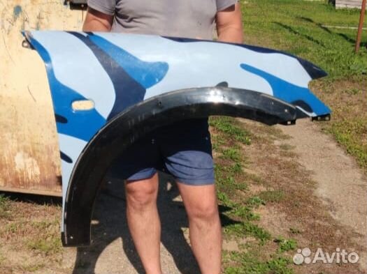 Крыло переднее правое