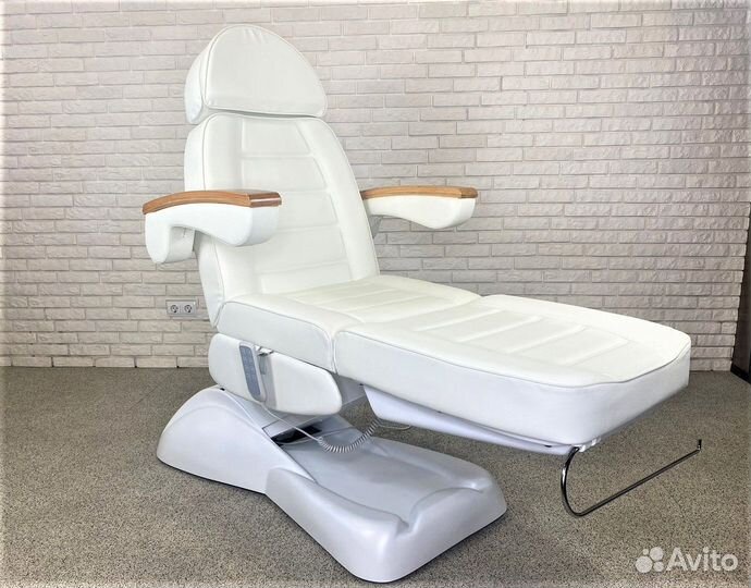 Косметологическое кресло Gabriela White DL-2920
