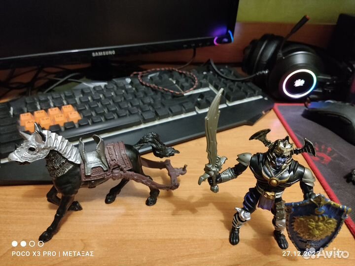 Фигурка героя