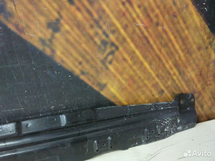 Крепление радиатора Audi Q7 4L BAR 2006