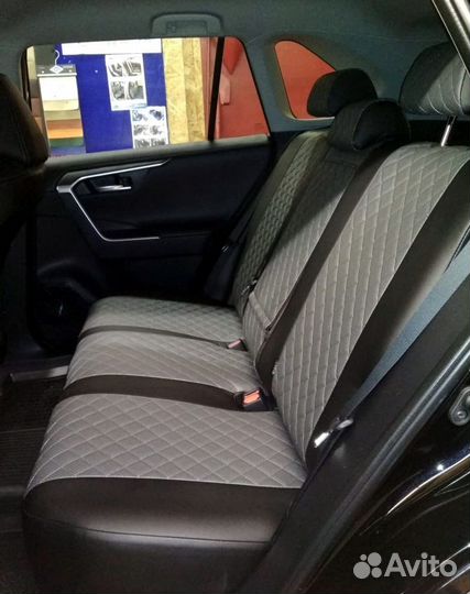 Чехлы на Тойота Рав 4 2018+