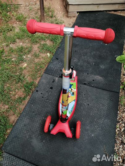 Продаётся самокат детский, в отличном состоянии