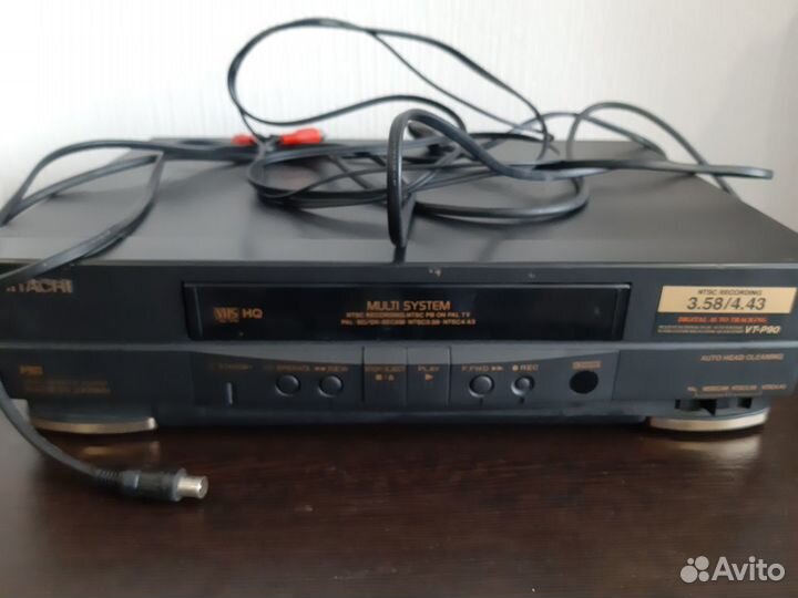 Видеомагнитофон hitachi