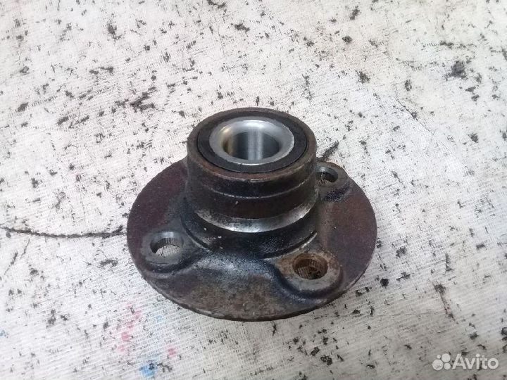 Ступица задняя Nissan Pulsar N15