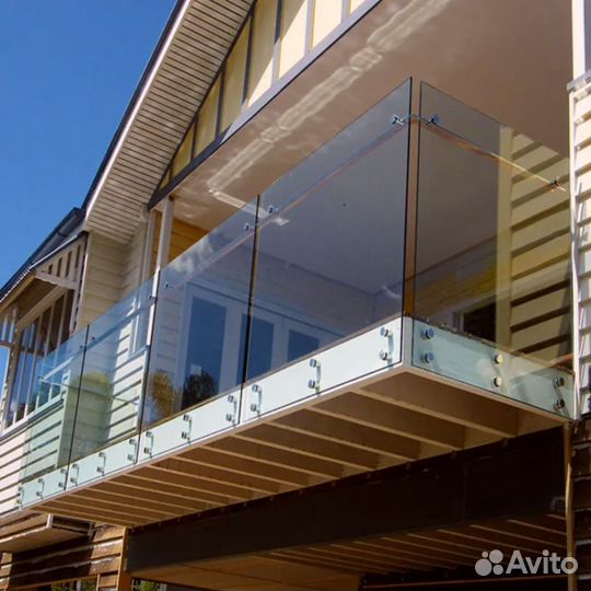 Стеклянные ограждения балконов