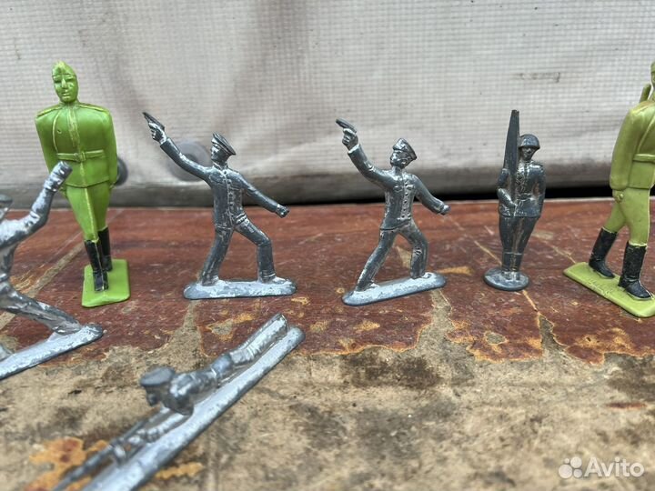 Игрушки СССР солдатики