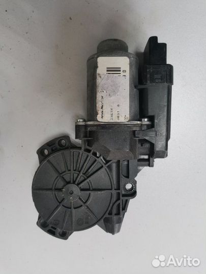 Мотор стеклоподъемника передний левый Kia Ceed