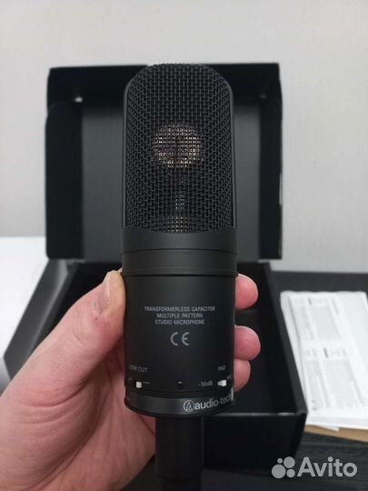 Студийный микрофон Audio Technica AT4050