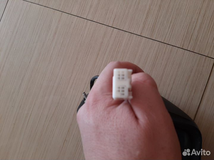 Зеркало боковое правое Toyota Spade 2017г