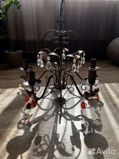 Продается люстра б/у