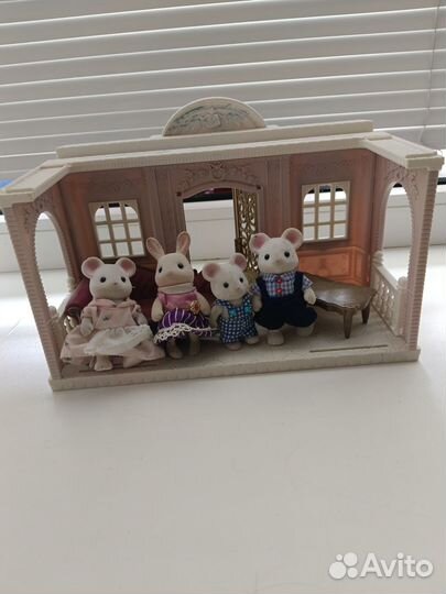 Sylvanian families домик с жителями
