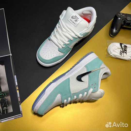 Кроссовки Nike Dunk April