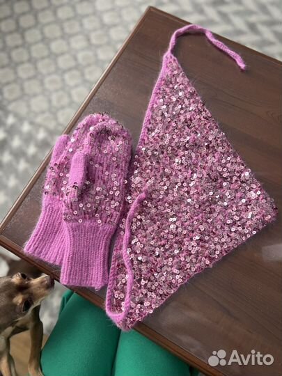 Косынка и варежки с пайетками