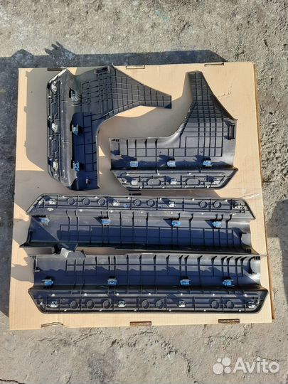 Внутрение накладки на пороги Kia Soul 1