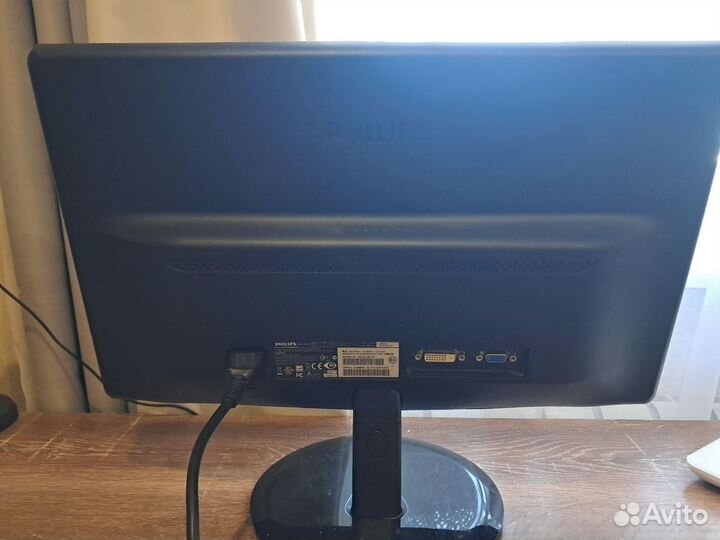 Монитор Philips