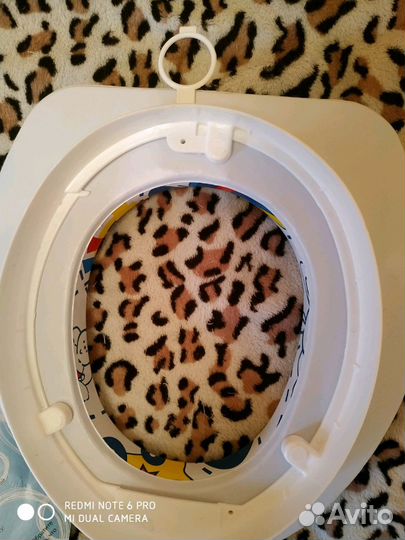 Новое детское сиденье для унитаза