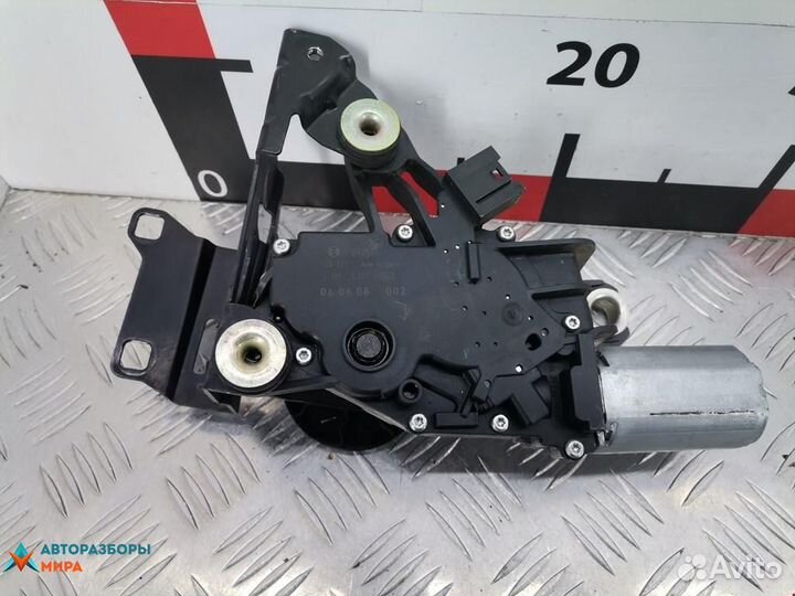 Моторчик заднего стеклоочистителя (дворника) BMW 5