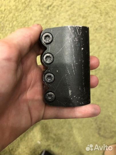 Руль и зажим