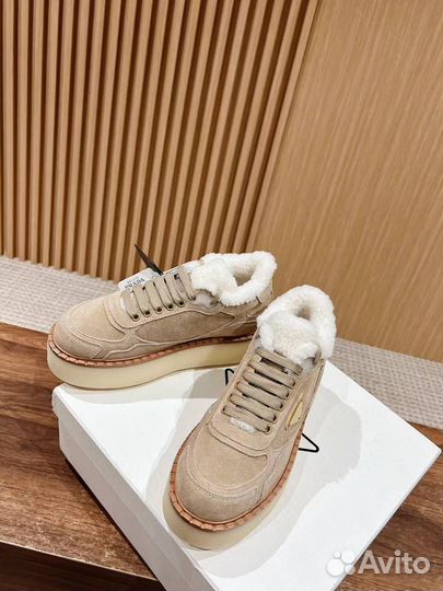 Кроссовки prada женские