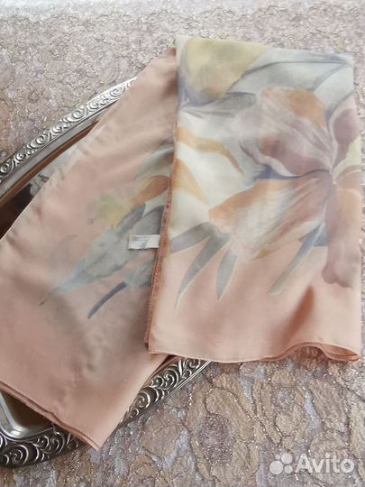 Тонкий нежный винтажный платок с дефектами