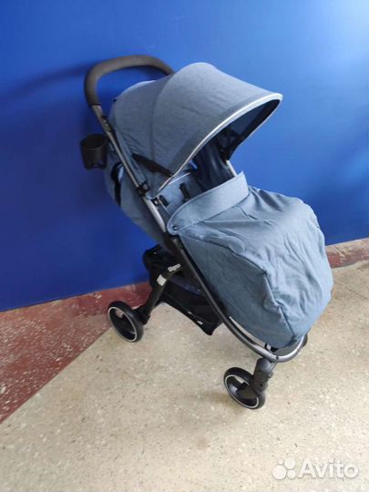 Коляска прогулочная 