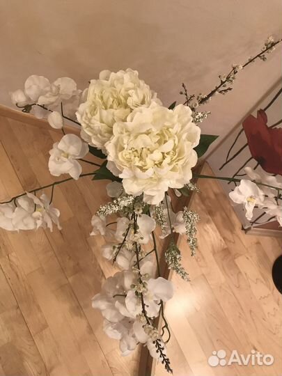 Ваза напольная с букетом цветов