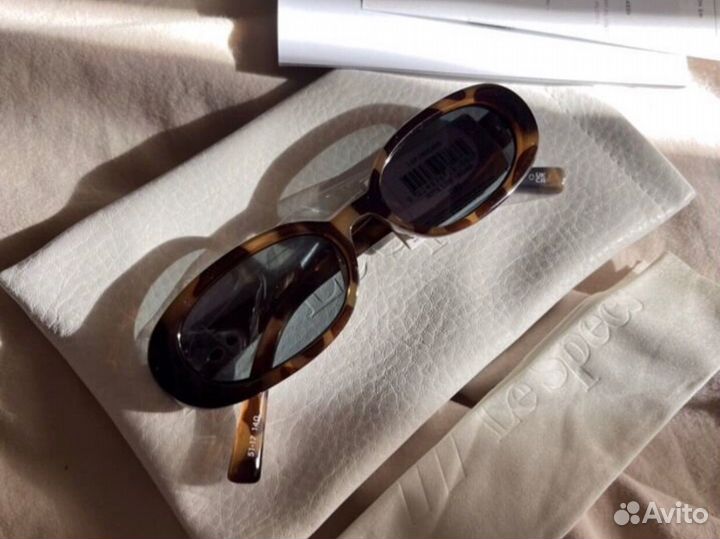 Очки le specs outta love