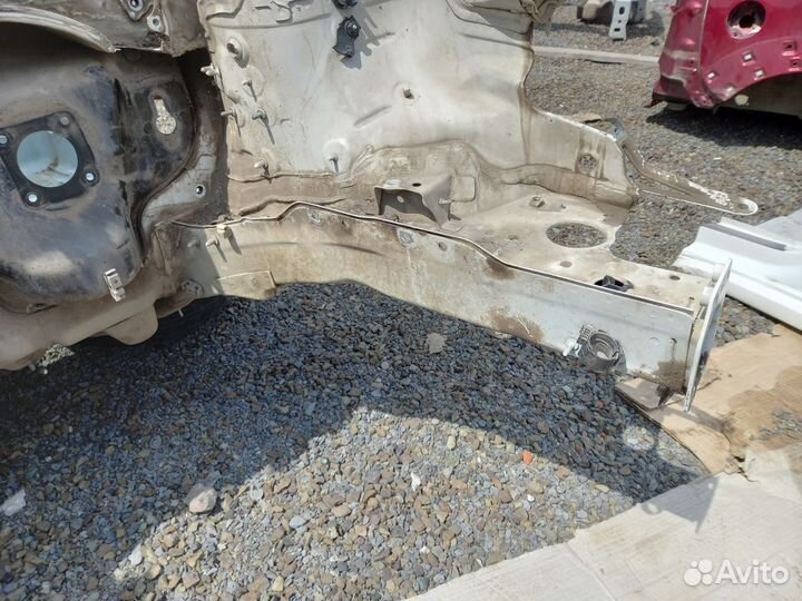 VW Polo (MK5) V Лонжерон передний левый