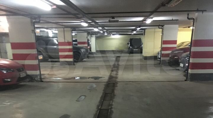 Машиноместо, 12 м²